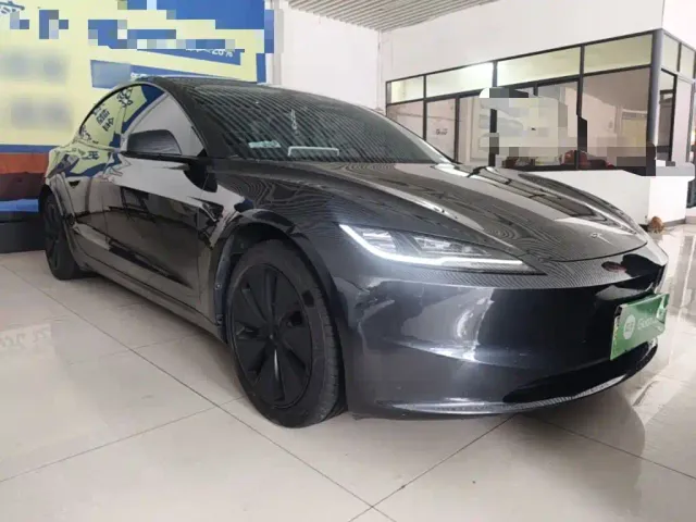 Tesla Model 3 — Фото автомобиля 3