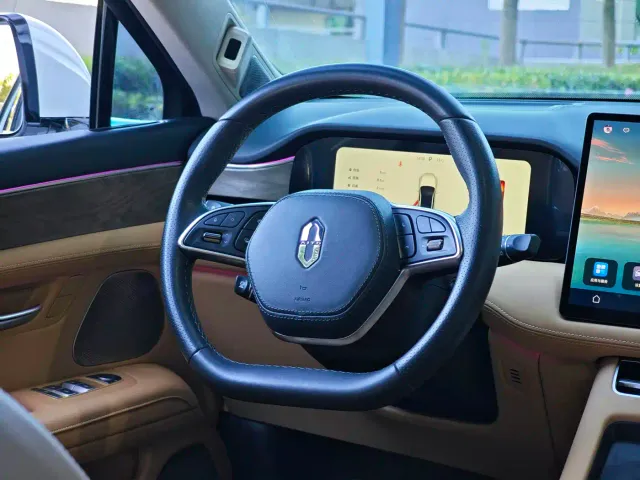 Aito M5 — Фото автомобиля 15