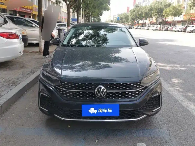 Volkswagen Passat — Фото автомобиля 2