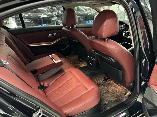 BMW 3 Series — Фото автомобиля 12