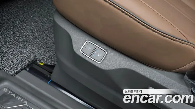Hyundai Staria Staria 4WD Lounge 9 мест — Фото автомобиля 17