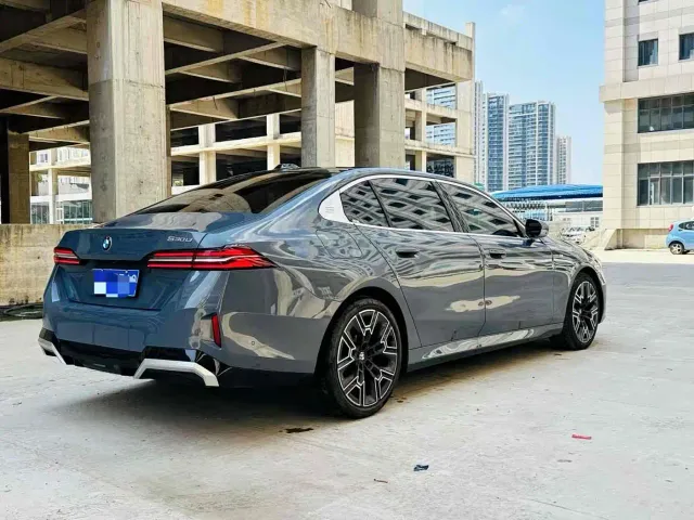 BMW 5 Series — Фото автомобиля 8