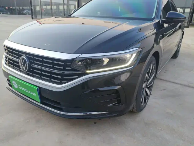 Volkswagen Passat — Фото автомобиля 15