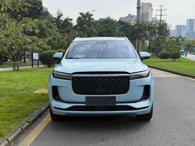 Li Auto ONE — Фото автомобиля 2