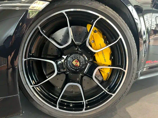 Porsche Porsche 911 2023 Turbo S 3.7T — Фото автомобиля 4