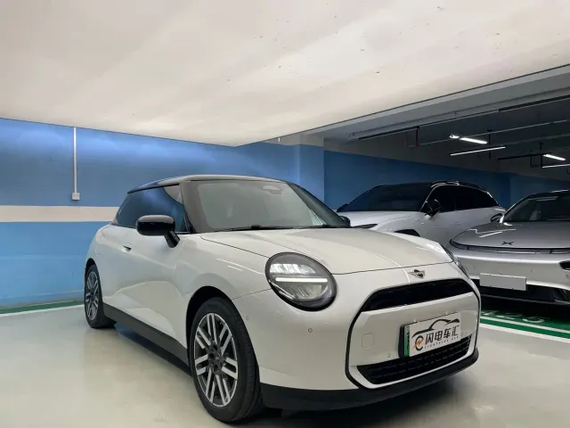 MINI Cooper — Фото автомобиля 3