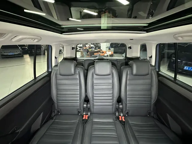 Volkswagen Touran — Фото автомобиля 22