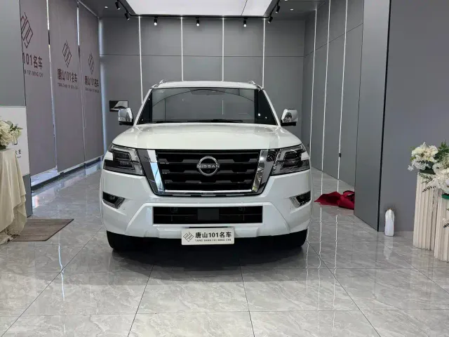 Nissan Patrol — Фото автомобиля 2