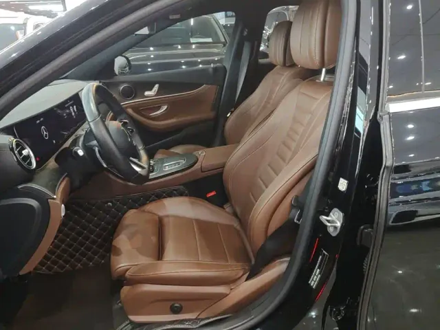 Mercedes-Benz E-Class — Фото автомобиля 14