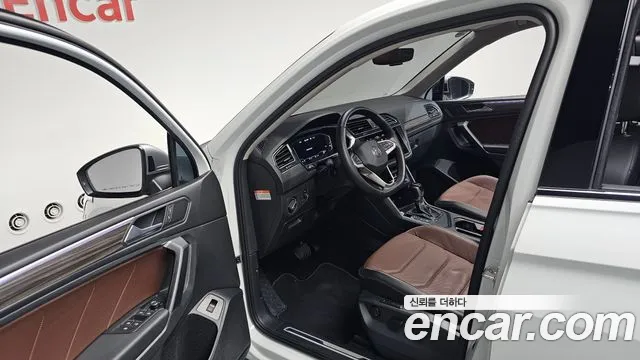 Volkswagen Tiguan — Фото автомобиля 15