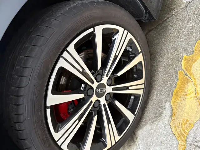 Geely Xing Rui 2026 Orient Yao 2.0TD Moonview Edition — Фото автомобиля 10