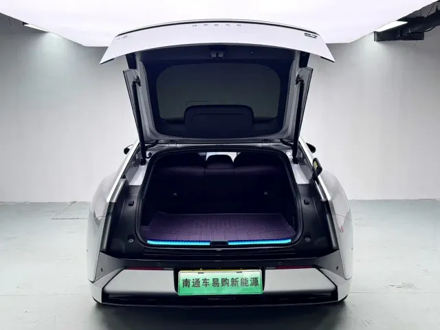 Xpeng P7 — Фото автомобиля 7