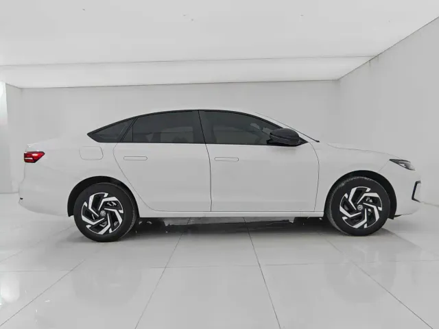 Volkswagen Lavida — Фото автомобиля 7