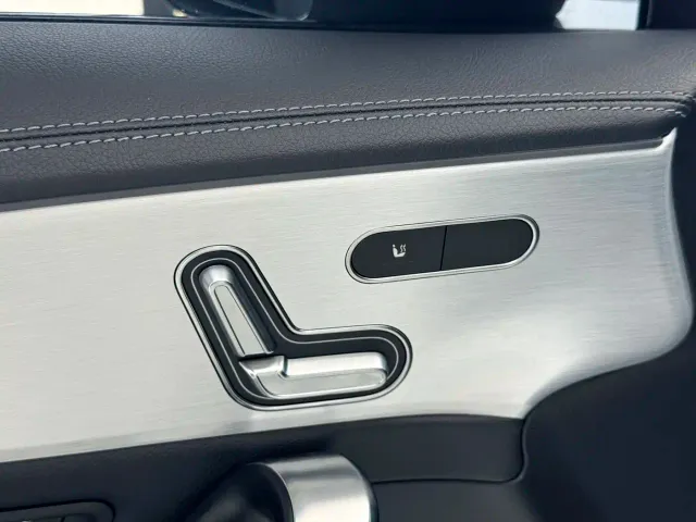 Mercedes-Benz Mercedes-Benz A-Class AMG 2025 AMG A 35 L 4MATIC — Фото автомобиля 16