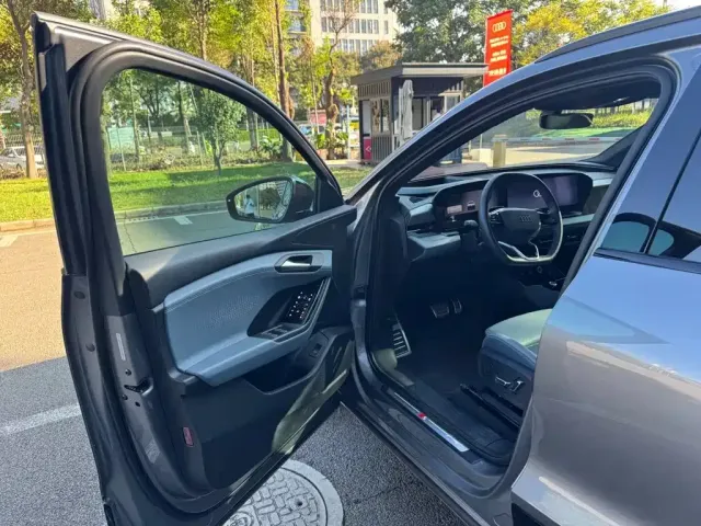 Audi Audi Q6L e-tron 2025 Model Pioneer Edition — Фото автомобиля 12