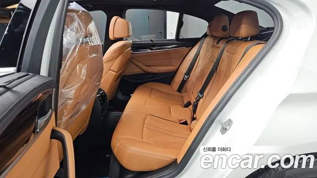 BMW 5 Series G30 — Фото автомобиля 18