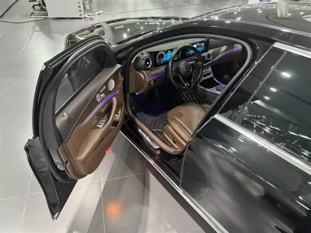 Mercedes-Benz E-Class — Фото автомобиля 13