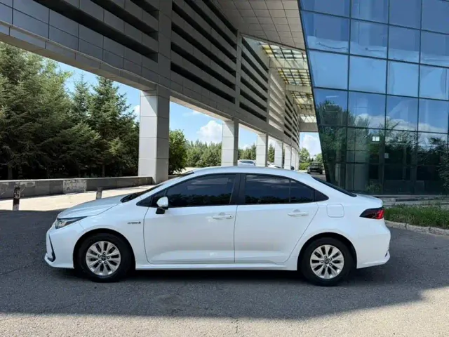 Toyota Corolla — Фото автомобиля 5