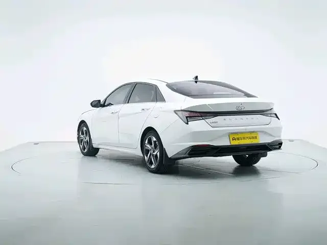 Hyundai Elantra — Фото автомобиля 2