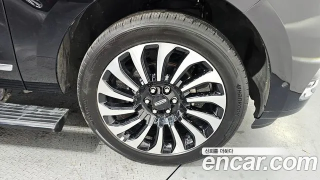 Lincoln Navigator — Фото автомобиля 5