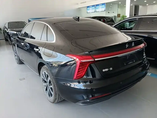 Hongqi H5 PHEV — Фото автомобиля 4