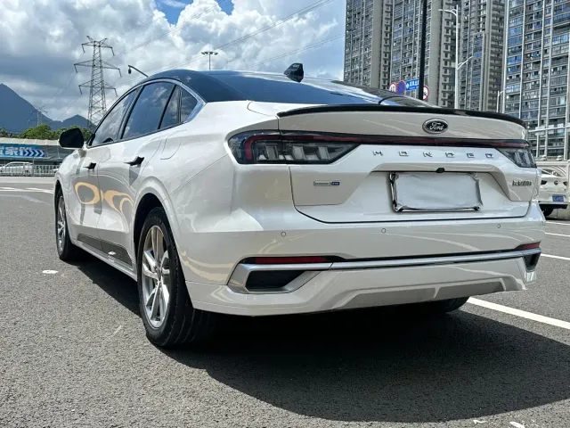 Ford Mondeo — Фото автомобиля 14