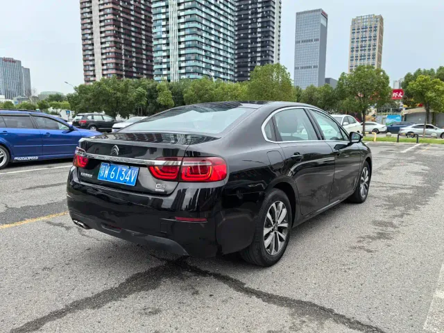 Citroen C6 — Фото автомобиля 6