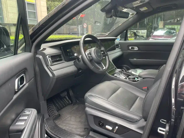Li Auto ONE — Фото автомобиля 3