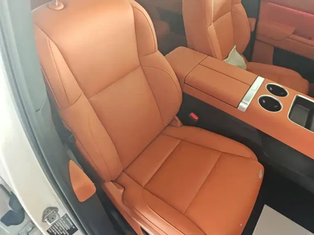 Li Auto L7 — Фото автомобиля 24