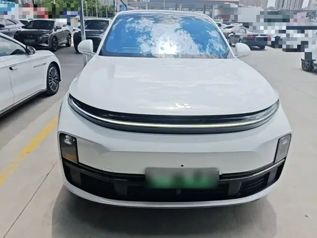 Li Auto L7 — Фото автомобиля 2