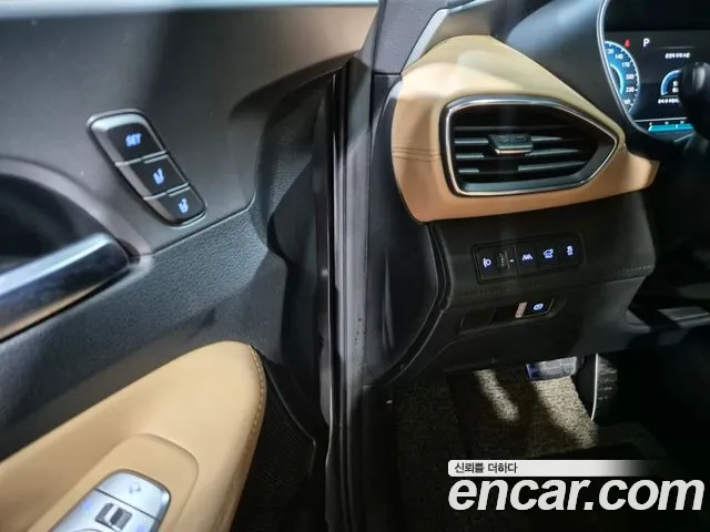 Hyundai Santafe — Фото автомобиля 16