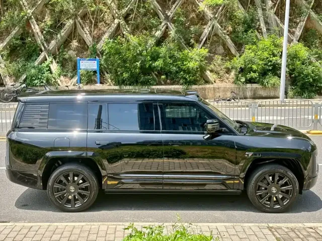 BYD U8L — Фото автомобиля 4