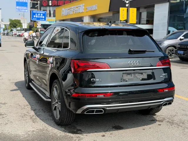 Audi Q5L — Фото автомобиля 5