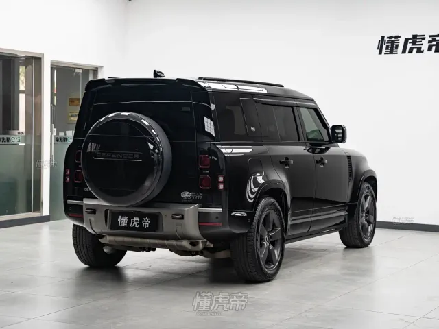 Land Rover Defender — Фото автомобиля 6