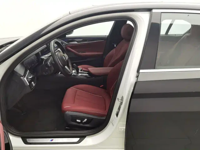 BMW 5 Series — Фото автомобиля 10