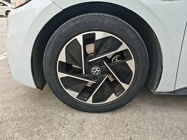 Volkswagen ID.3 — Фото автомобиля 22