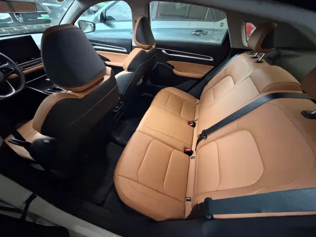 Geely Emgrand — Фото автомобиля 9