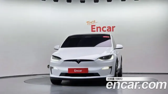 Tesla Model X — Фото автомобиля 3