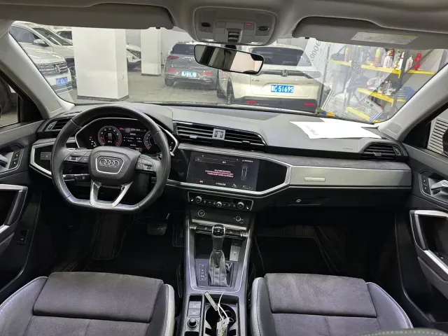Audi Q3 — Фото автомобиля 13