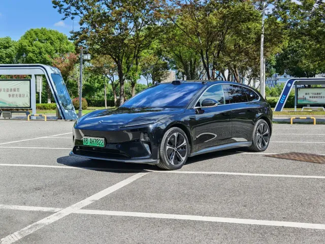 Фотография автомобиля — Nio ET5 Touring