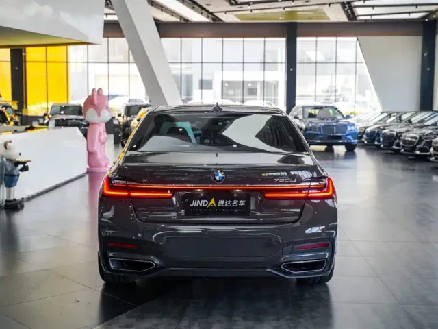 BMW 7 Series — Фото автомобиля 21