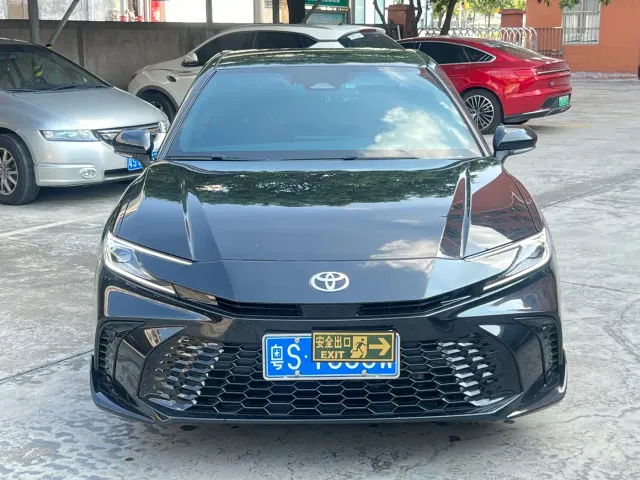 Toyota Camry — Фото автомобиля 2