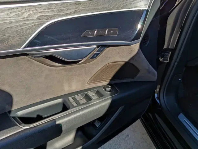 Audi A8 — Фото автомобиля 16
