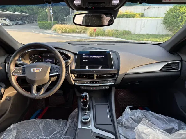 Cadillac CT5 — Фото автомобиля 16