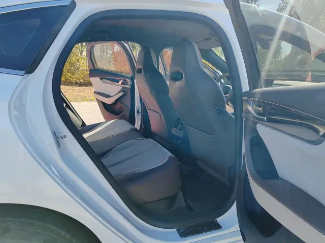 BYD Qin PLUS — Фото автомобиля 12