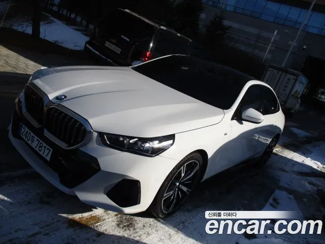 BMW 5-Series 5 серия (G60) 530i xDrive M Sport — Фото автомобиля 2
