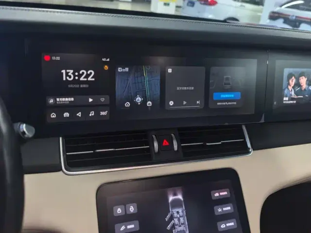 Li Auto ONE — Фото автомобиля 13