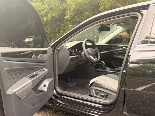 Volkswagen Passat — Фото автомобиля 4