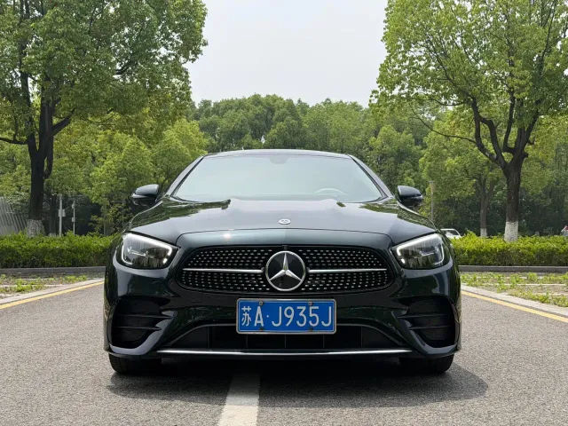 Mercedes-Benz E-Class — Фото автомобиля 2