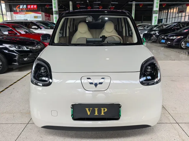 Wuling Motors Hongguang MINIEV 2025 4-Door Premium+ Edition — Фото автомобиля 3
